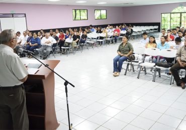 Rector dirige Acto de Bienvenida a estudiantes de nuevo ingreso del Campus Central del turno dominical