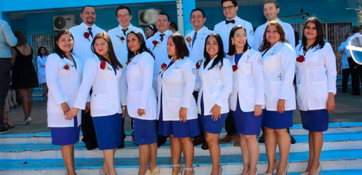 Graduación especialidad de Pediatría (2017-2020)