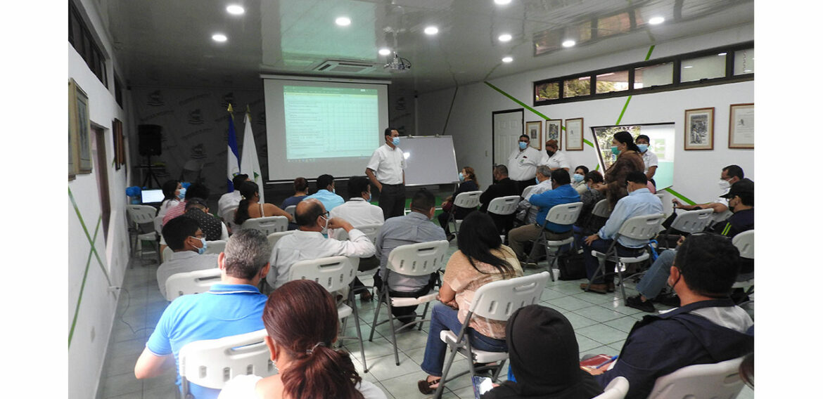 Dirección del Campus Central Sostiene Reunión con sus Docentes