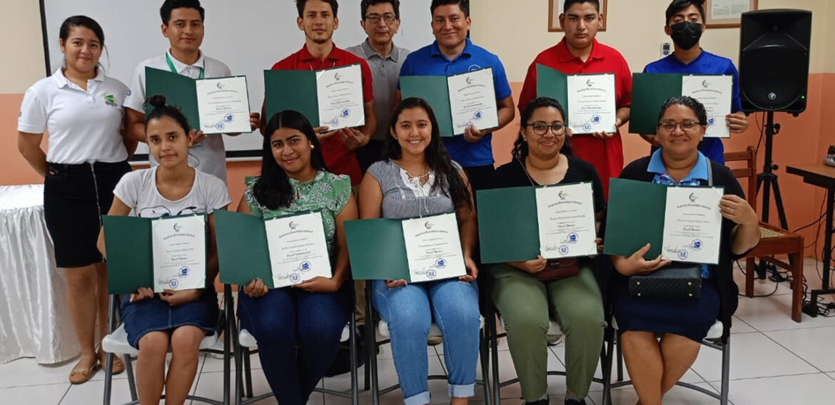 Entrega de diplomas de Excel básico y Excel intermedio