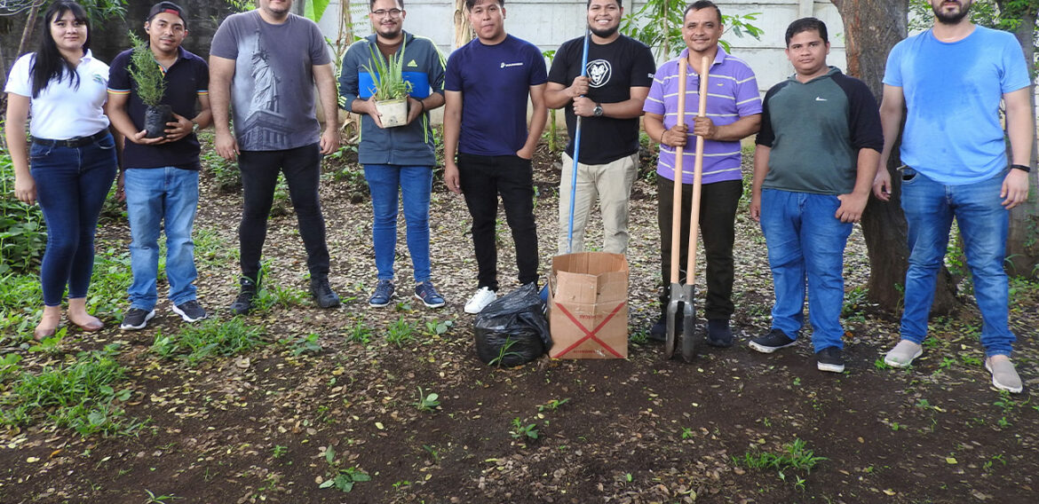 Reforestación y Mantenimiento del Huerto Medicinal