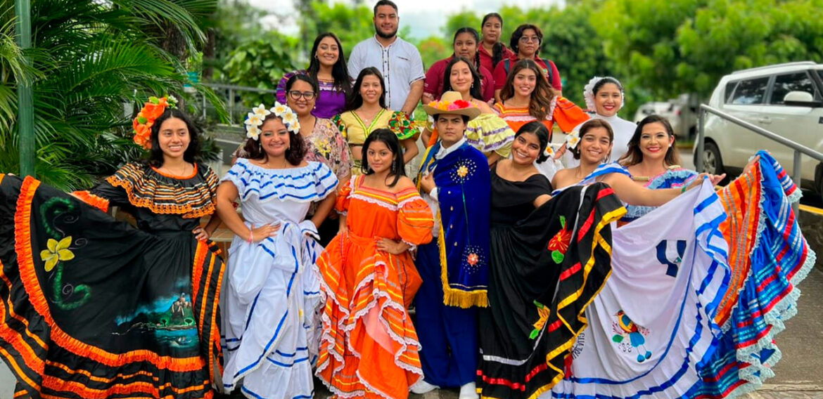 Festival Interuniversitario de Huipil