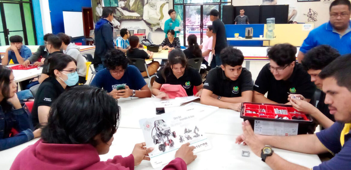 Taller “ArduSystem” sobre Nuevas Tecnologías en Robótica Educativa con Arduino