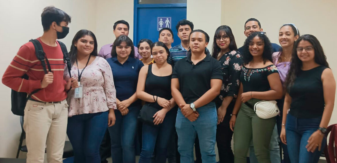 Estudiantes de UCN visitan Complejo Judicial en Jinotepe