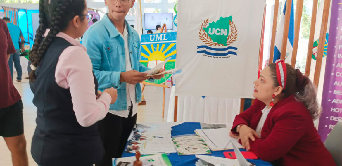 UCN presente en la 7ma feria de becas organizada por el Ministerio de la Juventud