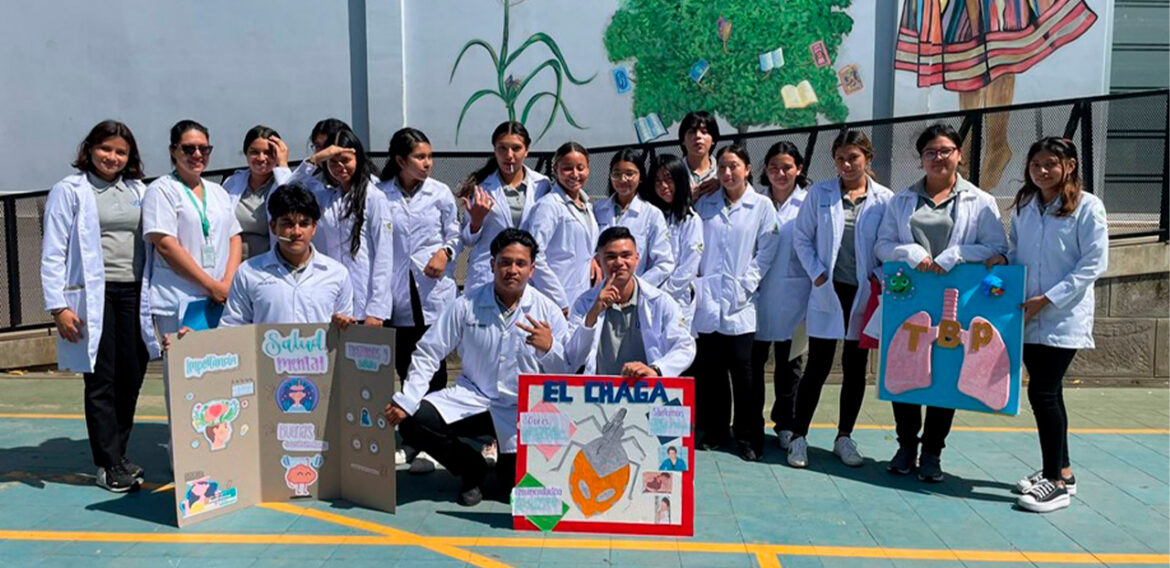 Estudiantes de Enfermería del Campus Jinotepe brindaron charlas educativas a comunidad estudiantil CCN Jinotepe