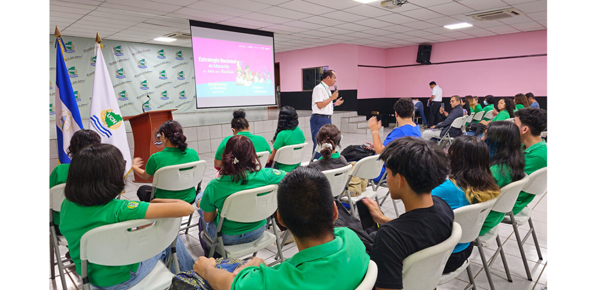 UCN Campus Central capacita a docentes y estudiantes de Medicina Veterinaria sobre la Estrategia Nacional de Educación Bendiciones y Victorias 2024-2026