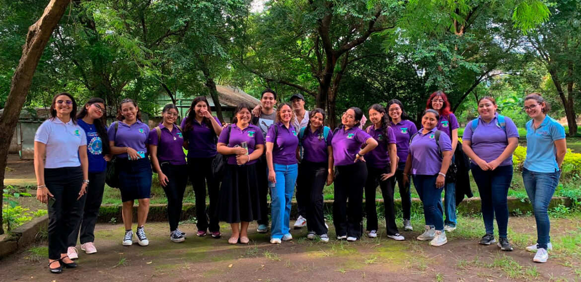 Estudiantes de Psicología realizan visita académica en el Centro nicaragüense de solidaridad – CENISOL