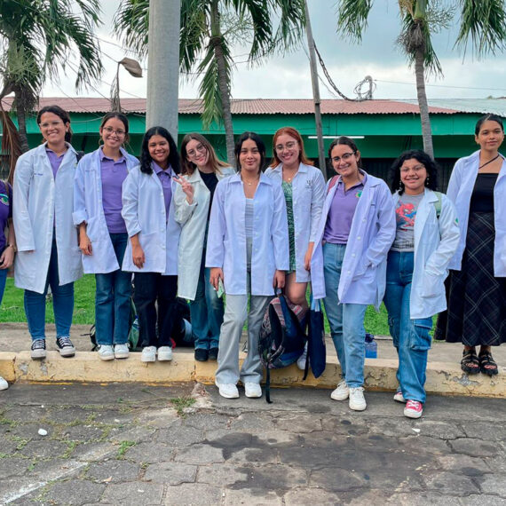 Visita a la Sala de Hemato-Oncología del Hospital Manolo Morales