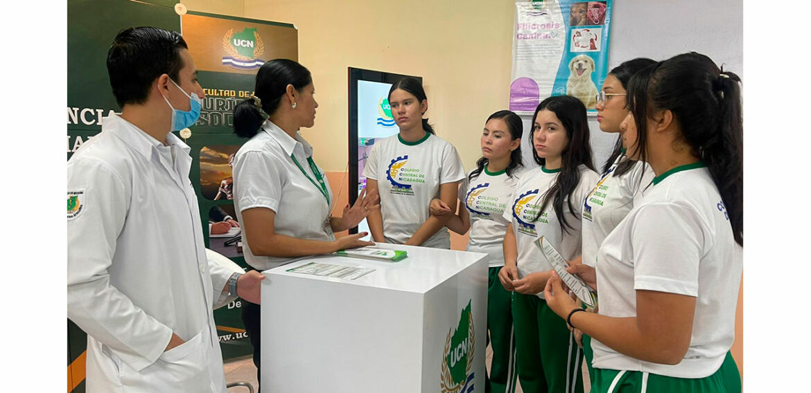 Segundo día de la V Feria Vocacional en la extensión  docente Estelí de la UCN